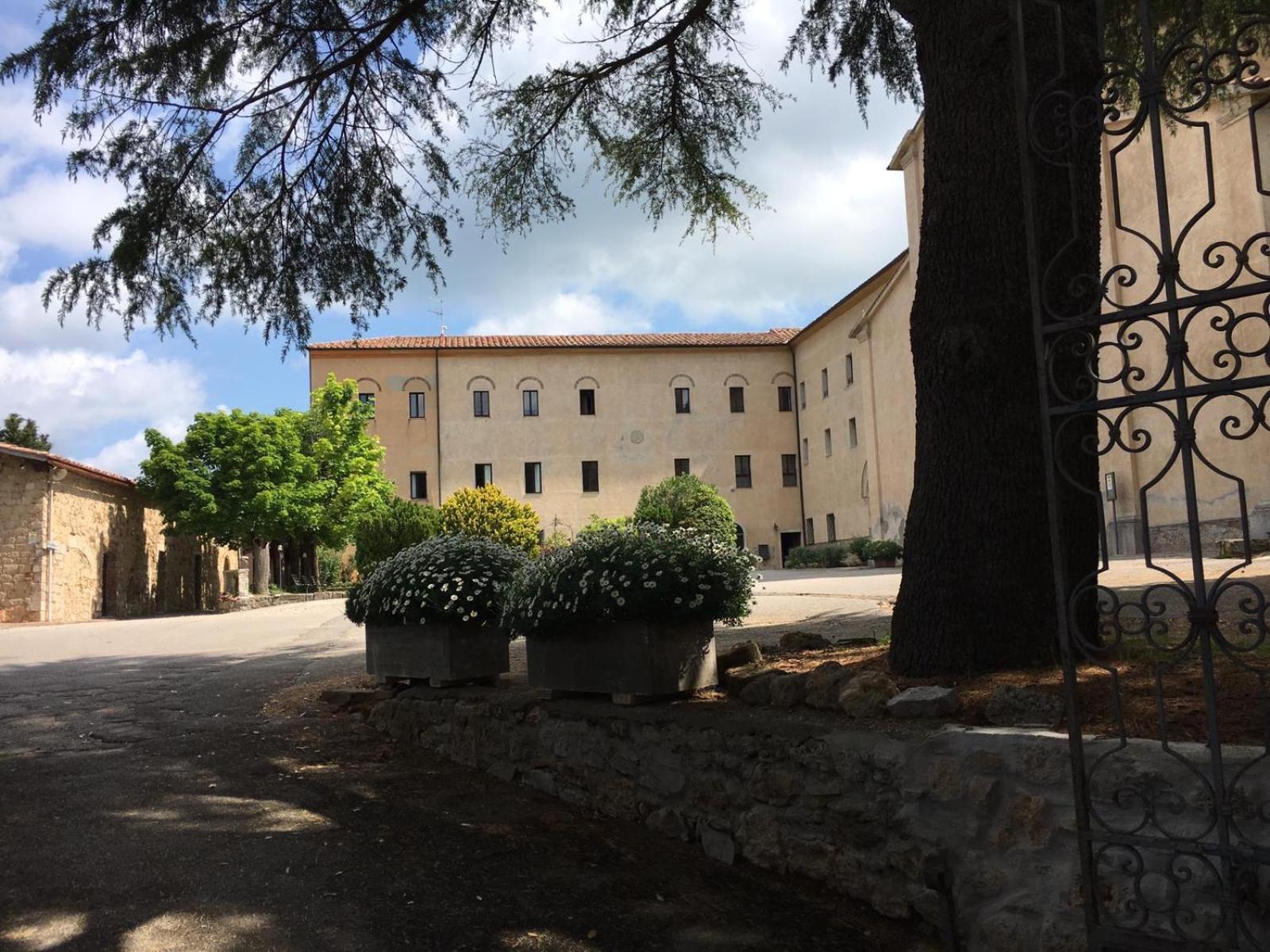Casa Mater Ecclesiae Hotel Massa Marittima Bagian luar foto